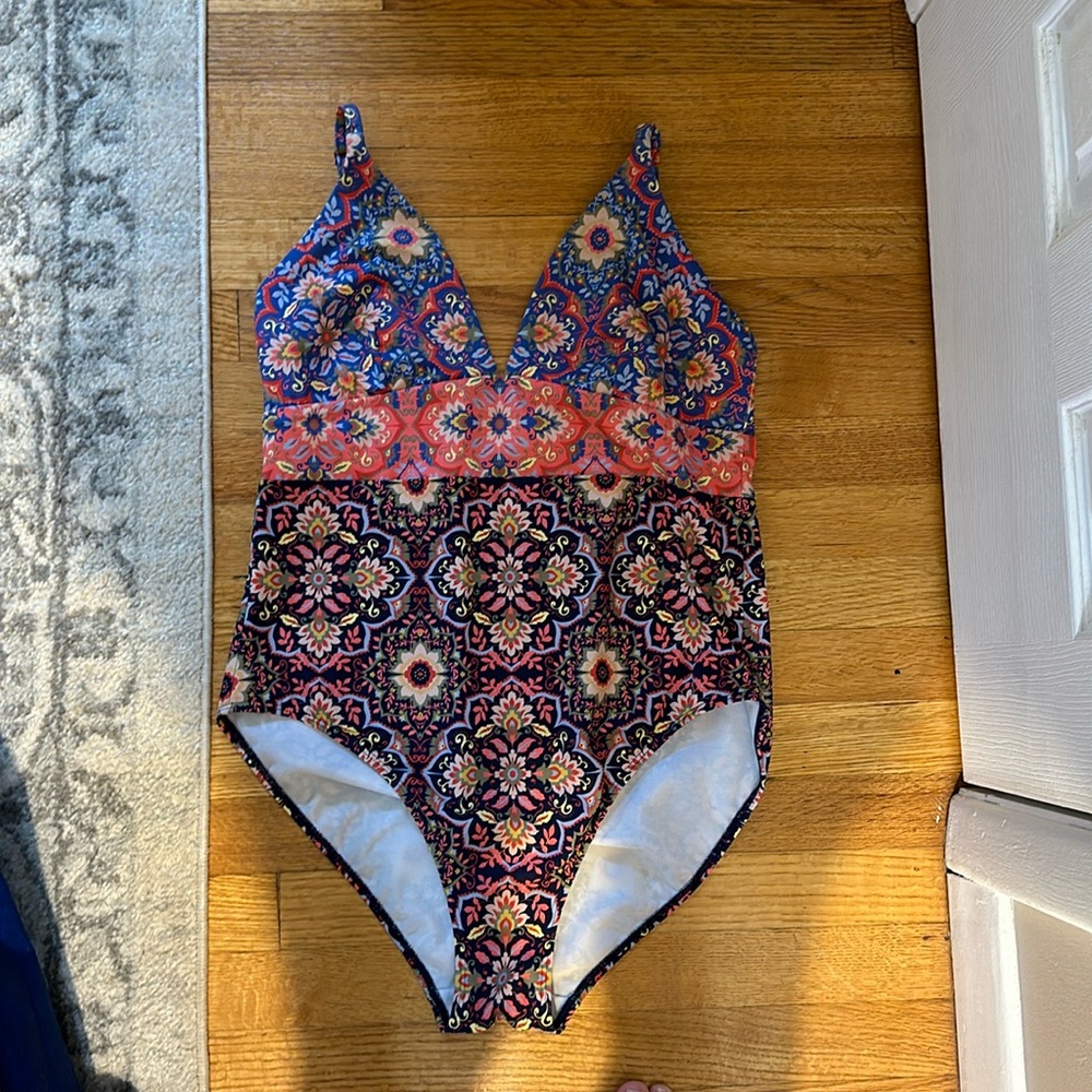 Swimsuit Boden with adjustable straps